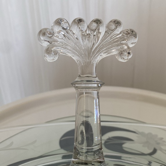 Vintage Elegant Clear Glass Sandwichs/Deserts Stand Etched Floral Design! - Picture 4 of 10